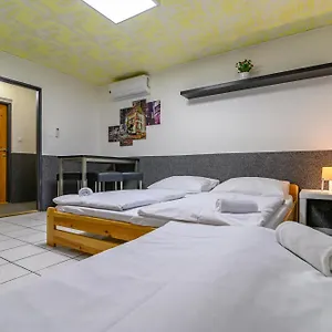 Hostal Seven