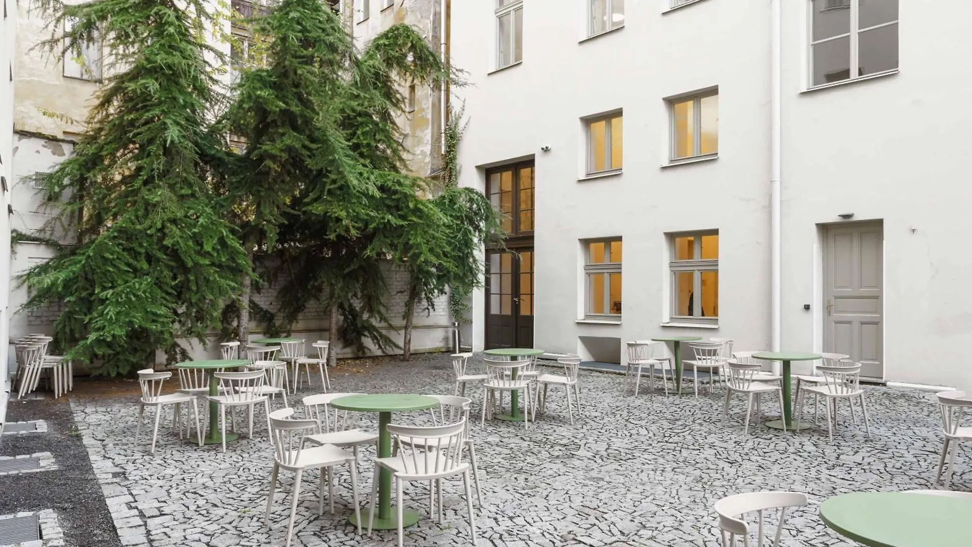 Limehome Prague Halkova 4*,