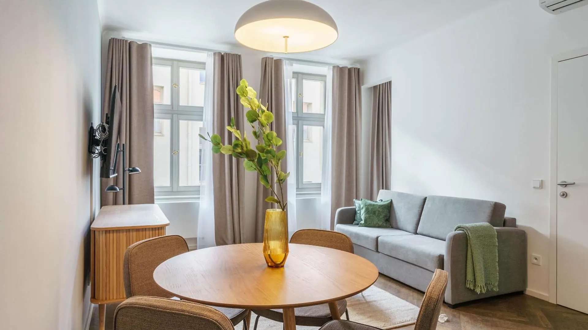 Limehome Prague Halkova