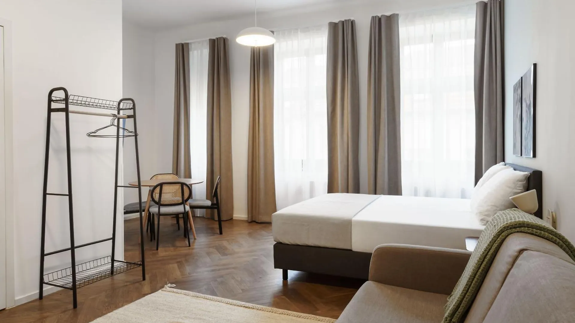 Limehome Prague Halkova Apart-hotel