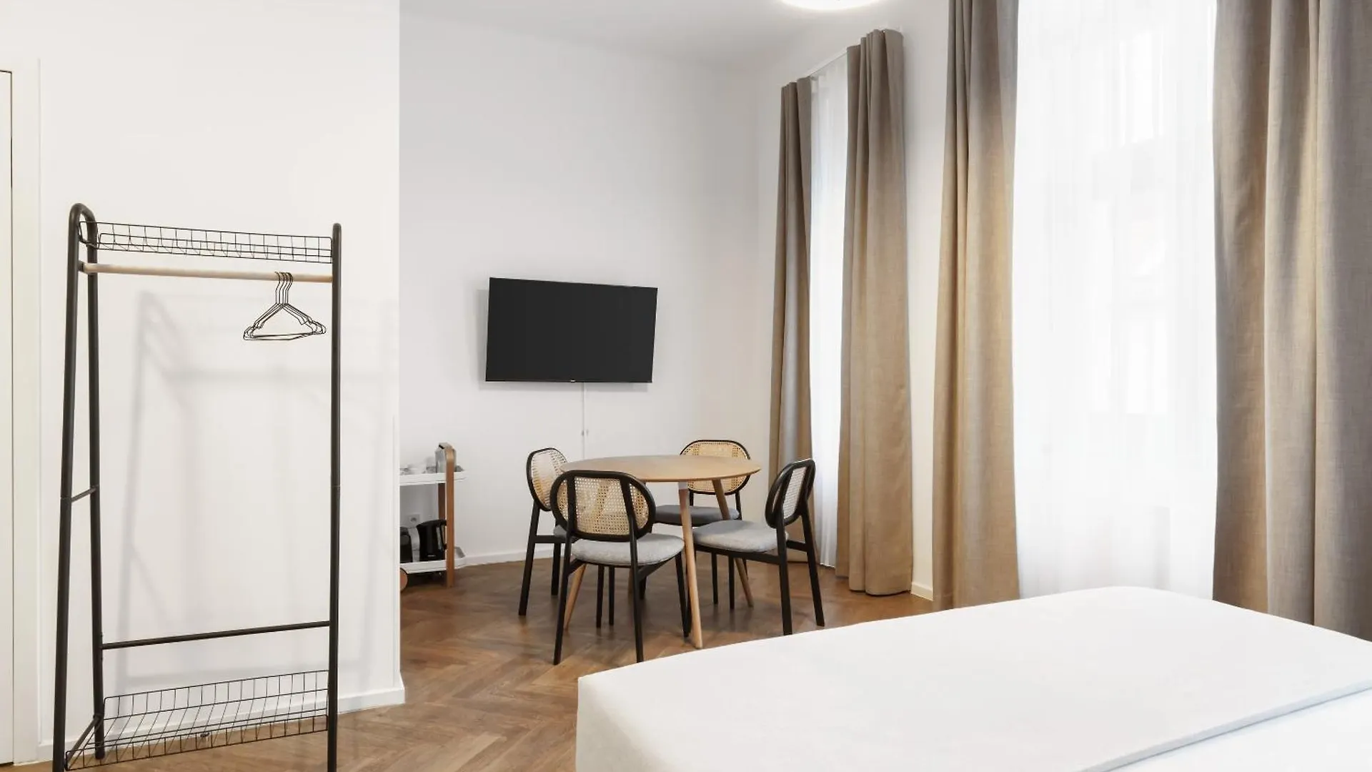 Limehome Prague Halkova Apart-hotel