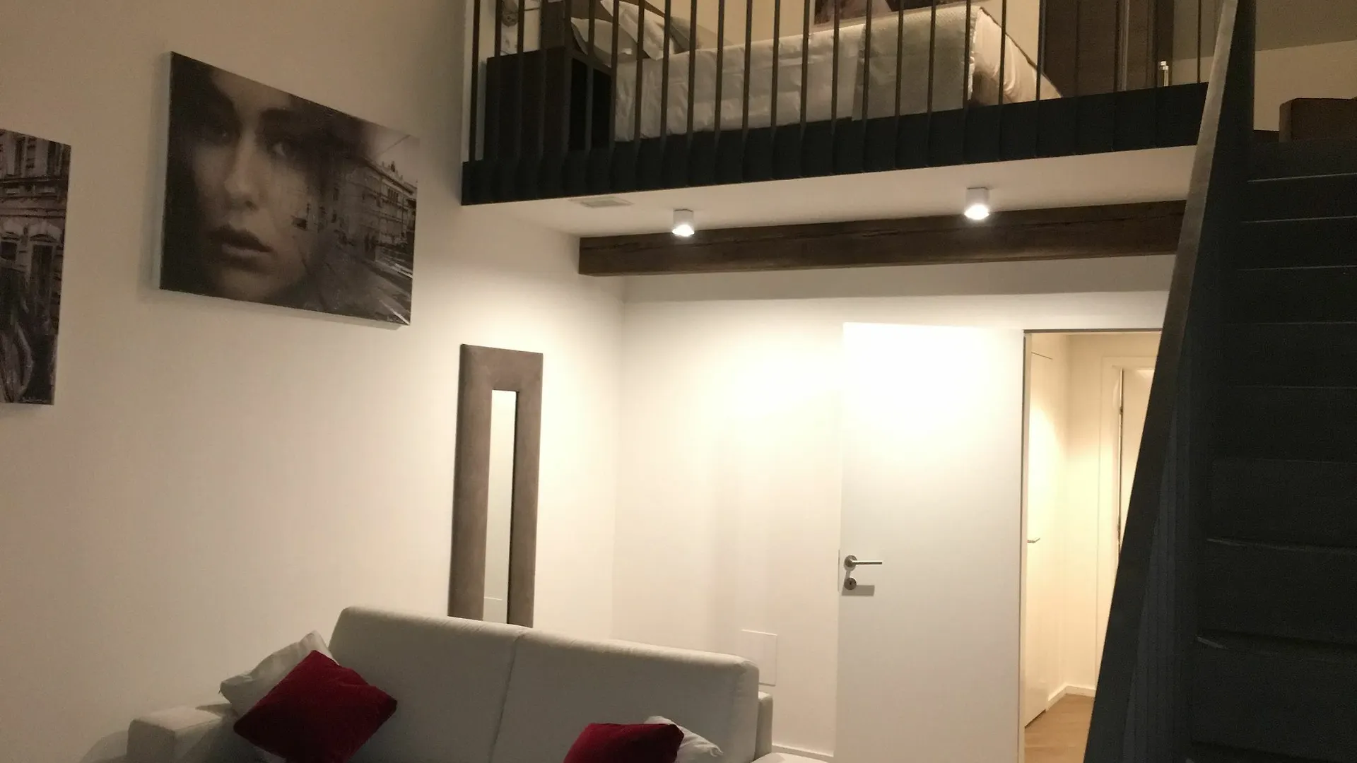 Limehome Prague Halkova 4*,  República Checa
