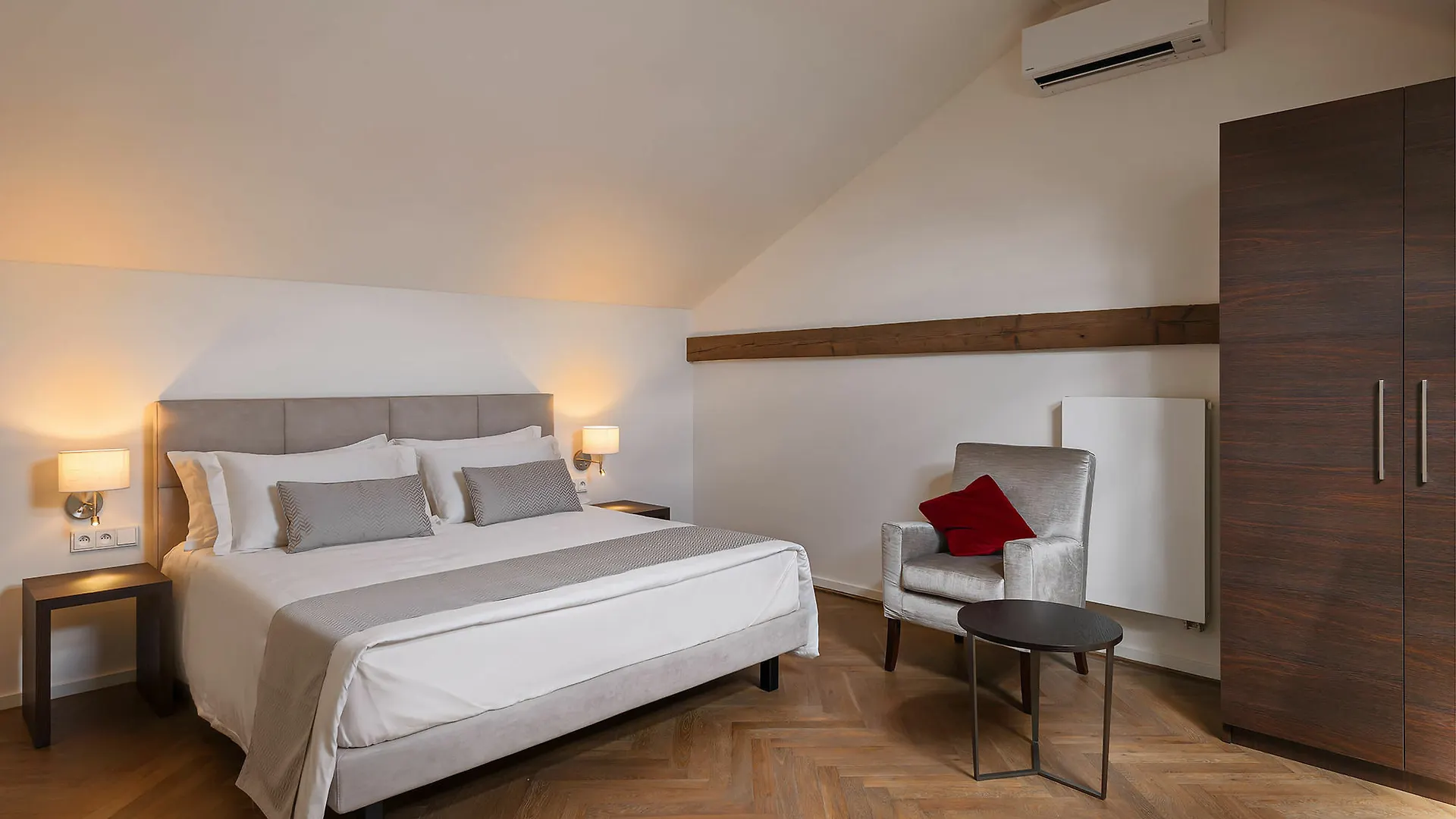 Limehome Prague Halkova