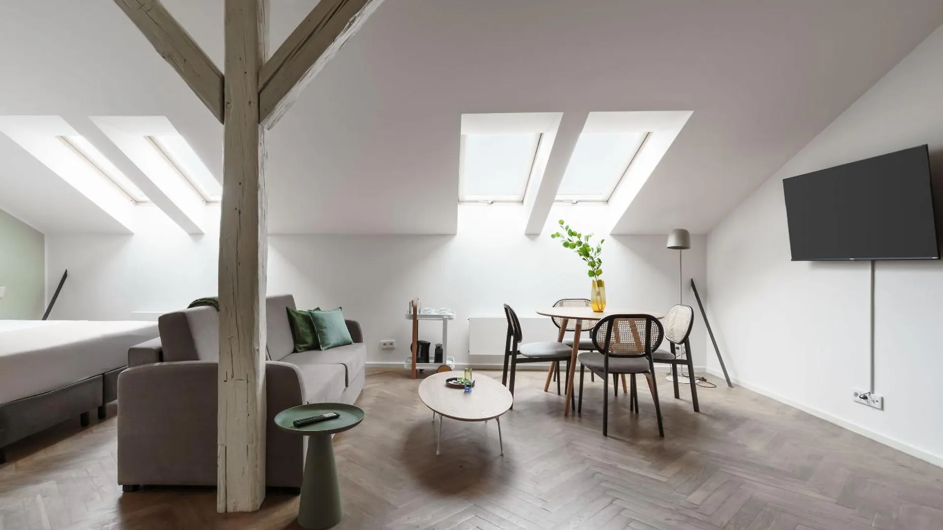 Limehome Prague Halkova