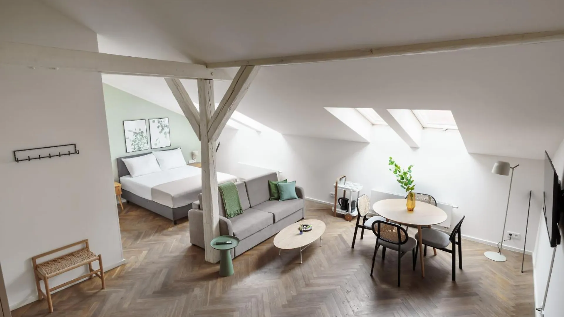 Limehome Prague Halkova 4*,