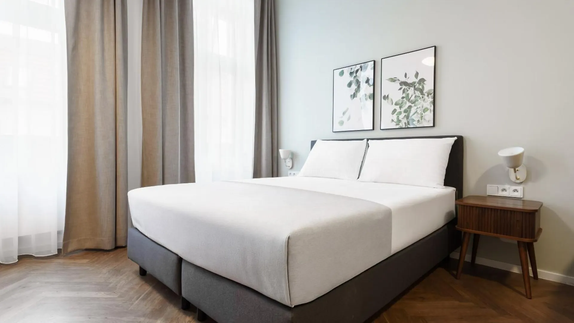 Limehome Prague Halkova