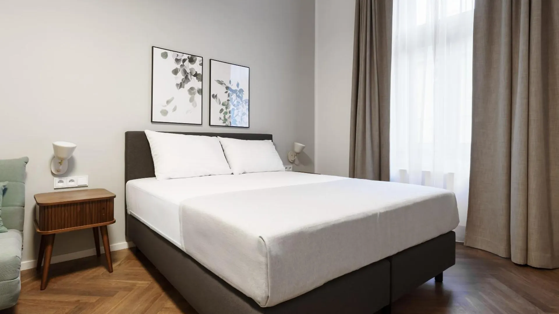 Limehome Prague Halkova