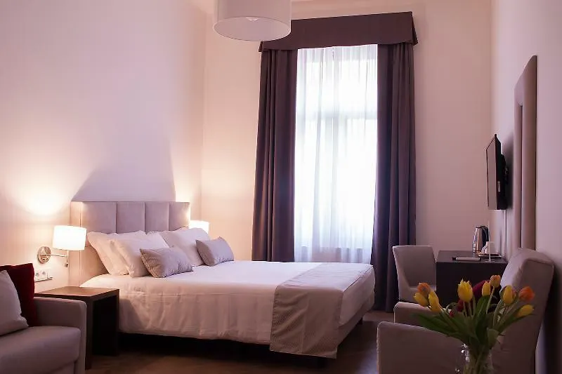 Limehome Prague Halkova Aparthotel