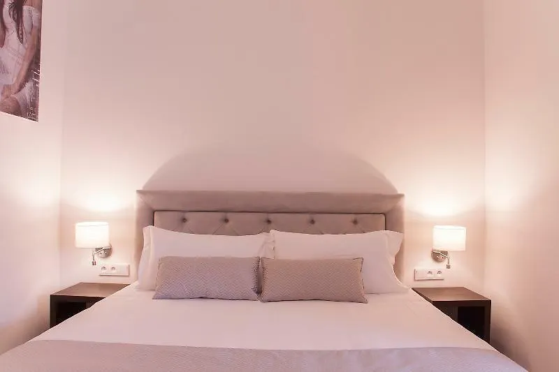 Limehome Prague Halkova