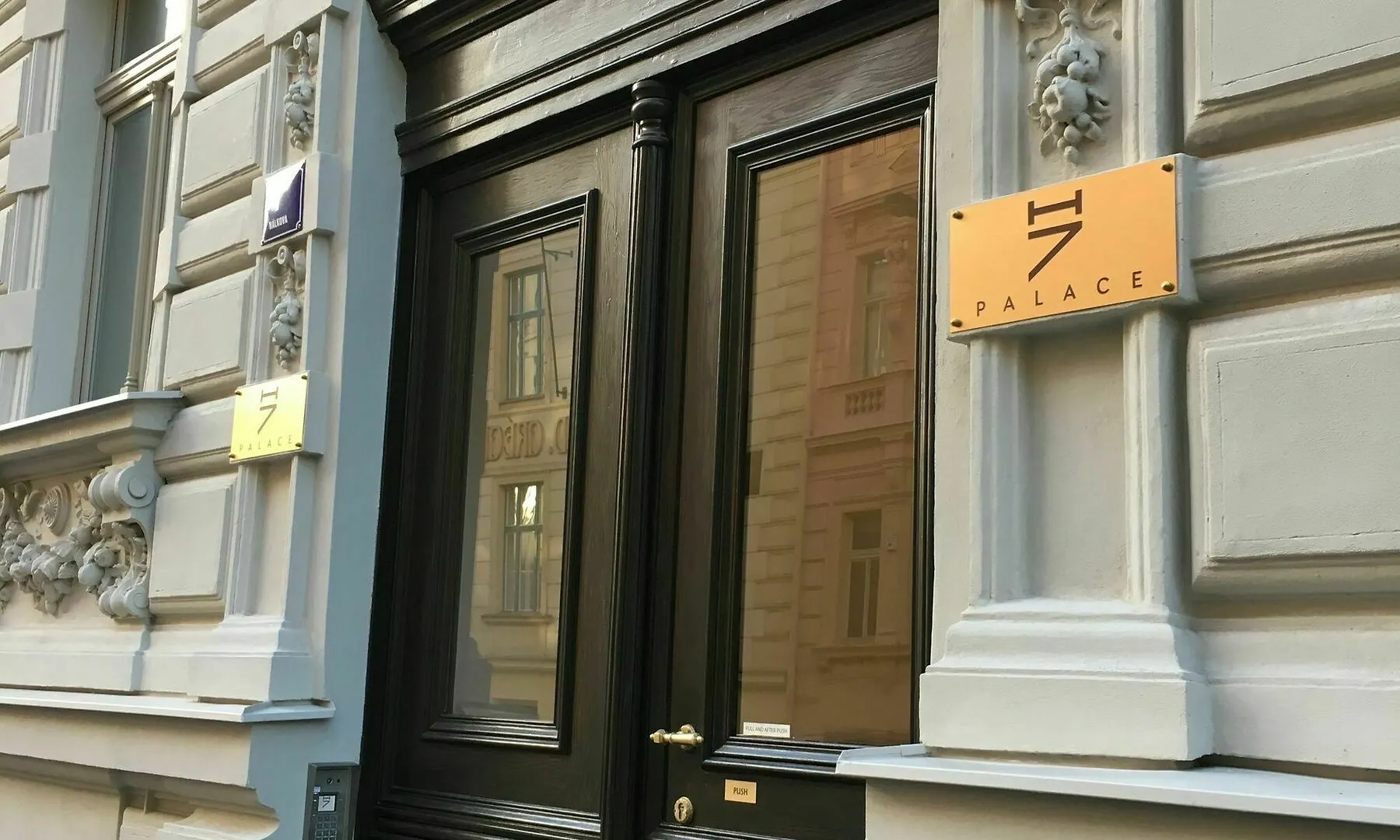Limehome Prague Halkova